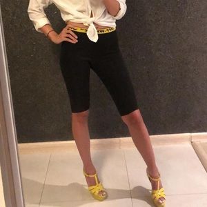 Off-white short leggings